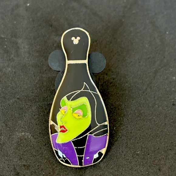 Disney Pin Maleficent Villains Bowling Pin - Picture 1 of 3